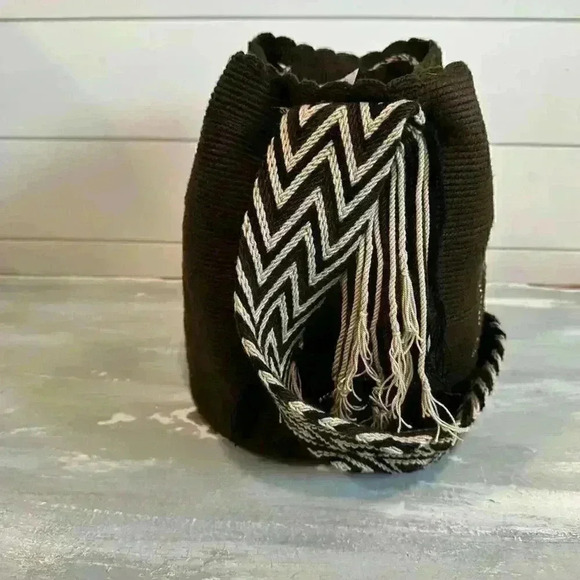 Kabche Design Woven Bag - Picture 4 of 9